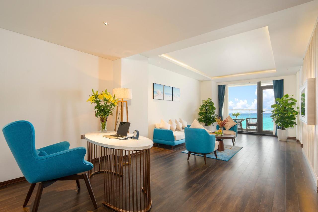 Canvas Danang Beach Hotel Bagian luar foto