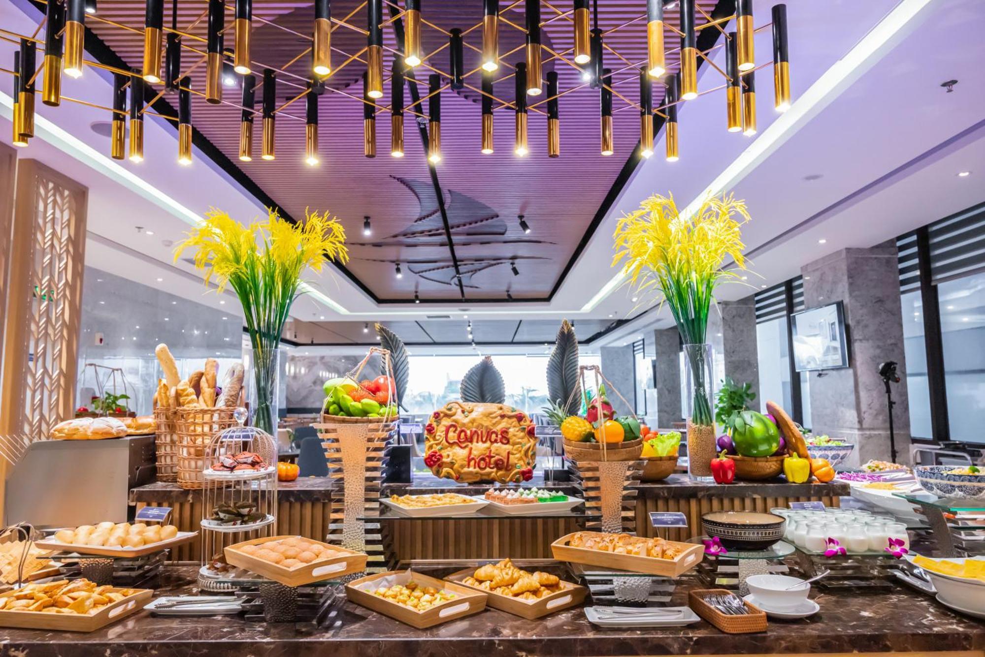 Canvas Danang Beach Hotel Bagian luar foto