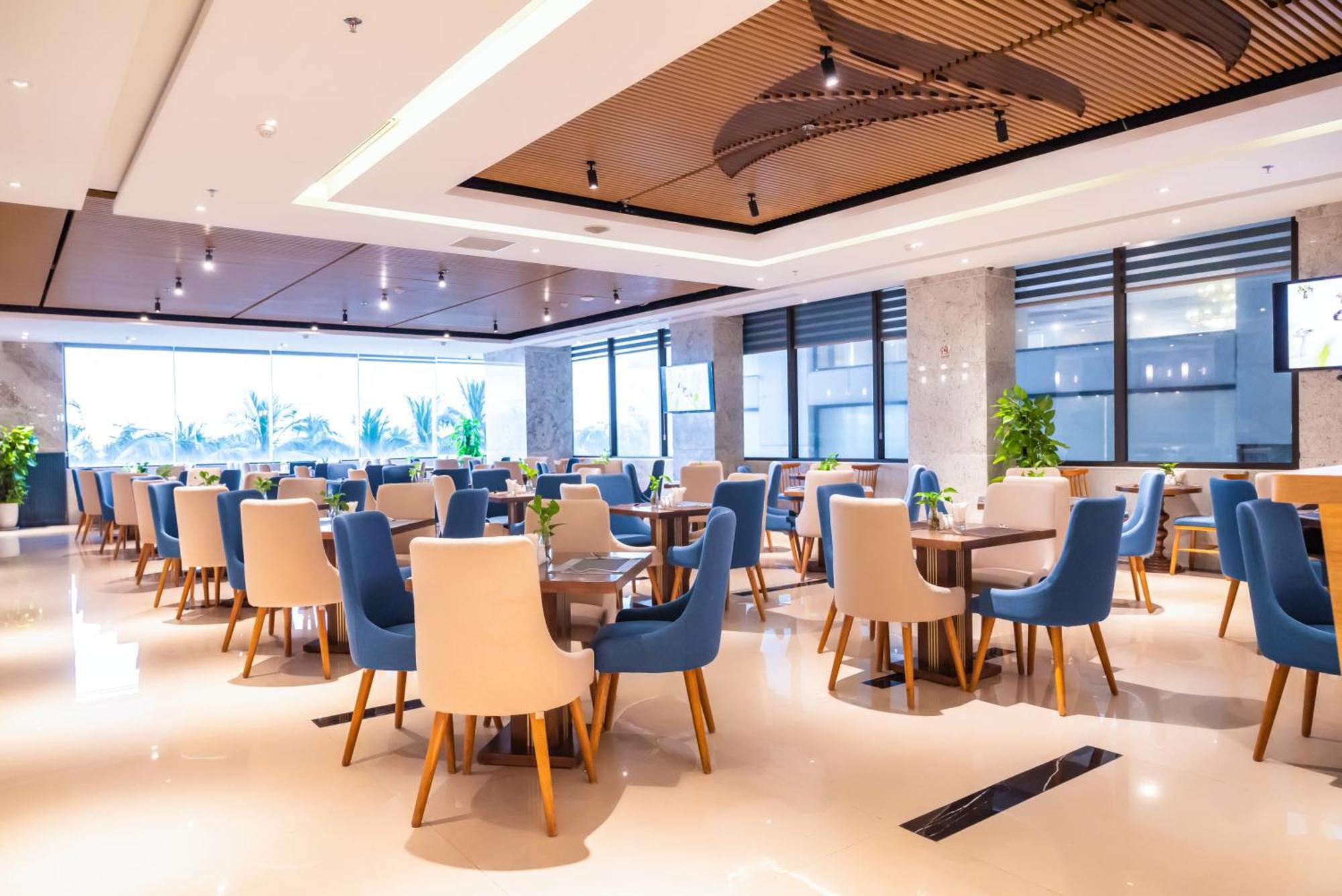 Canvas Danang Beach Hotel Bagian luar foto