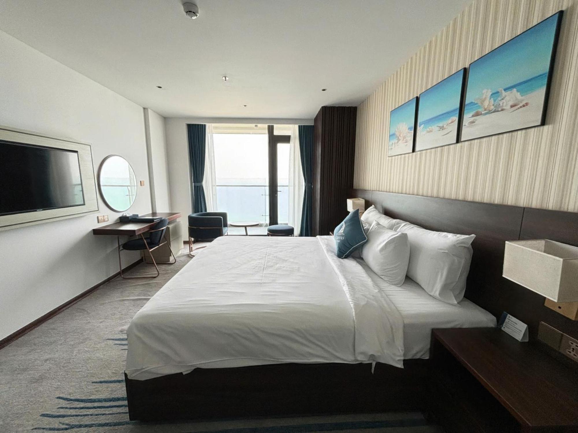 Canvas Danang Beach Hotel Bagian luar foto