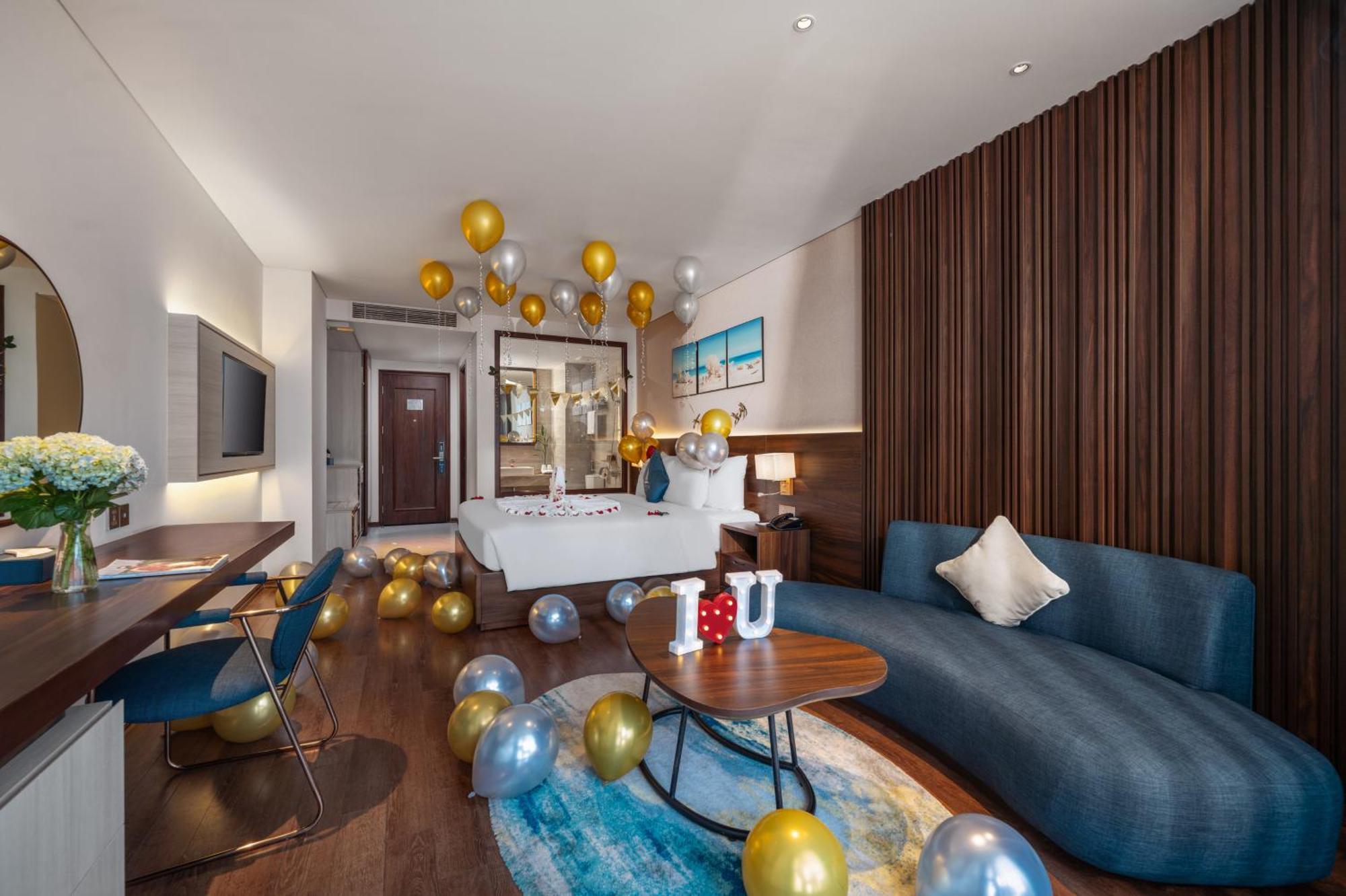 Canvas Danang Beach Hotel Bagian luar foto